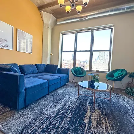 South Loop 2Br Getaway With Smart Tvs & Optional Parking Near Mccormick Place, Museum Campus & Downtown