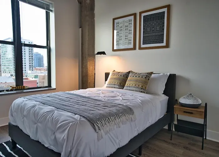 South Loop 2br Getaway With Smart Tvs & Optional Parking Near Mccormick Place, Museum Campus & Downtown *