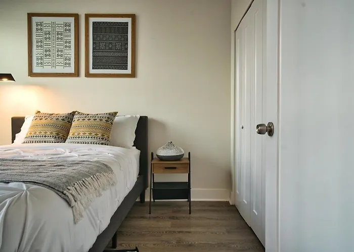 South Loop 2br Getaway With Smart Tvs & Optional Parking Near Mccormick Place, Museum Campus & Downtown *